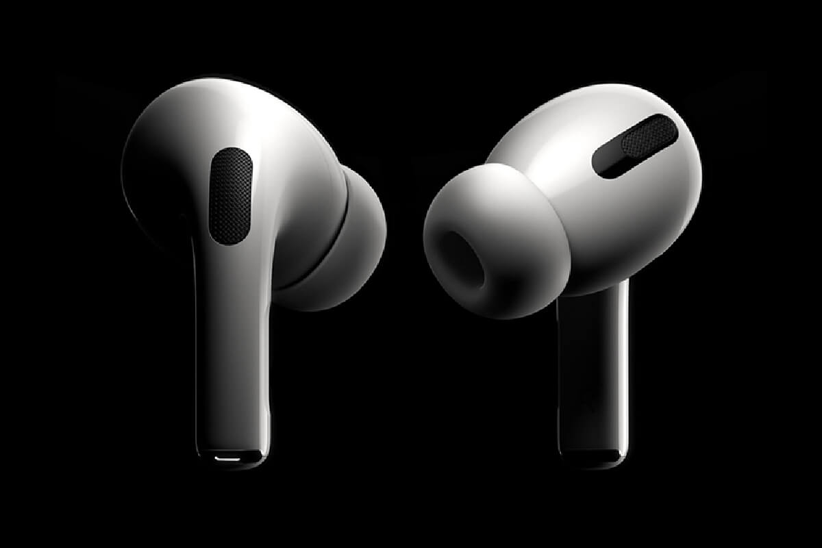 Un par de auriculares AirPods Pro de Apple.