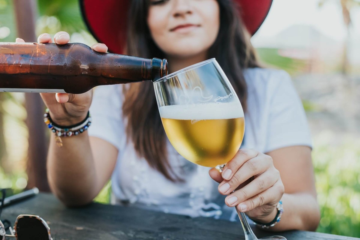 Abstemios tienen mayor riesgo de demencia que consumidores de alcohol