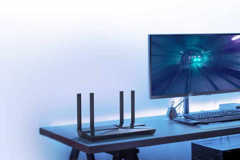 Router Archer AX53 sobre un escritorio.