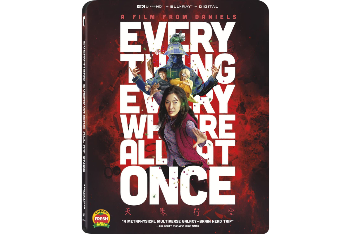 Blu-ray de Everything Everywhere All at Once sobre fondo blanco.