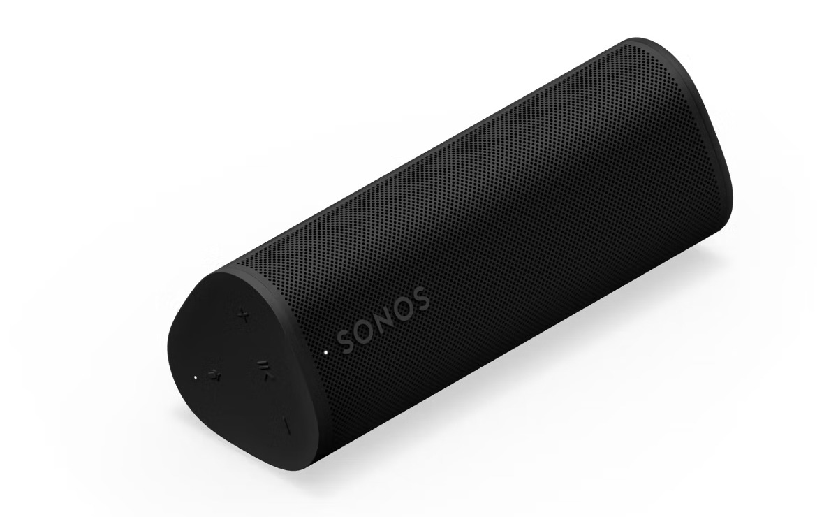 Sonos Roam 2 sobre un fondo gris.