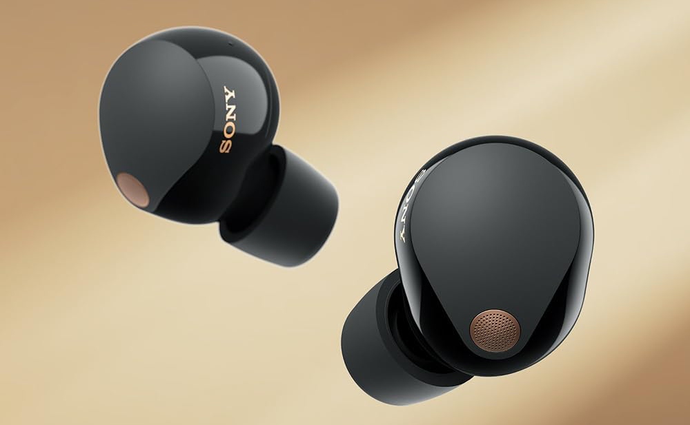 Auriculares Sony Earbuds WF-1000XM5 sobre un fondo colorido.