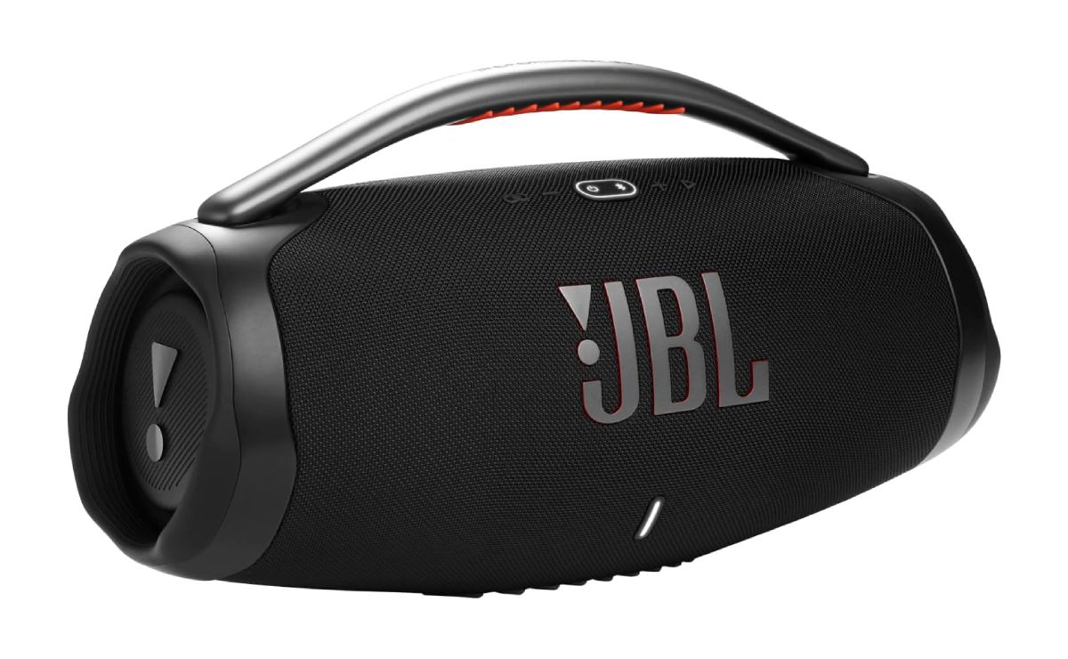 Bocina portátil JBL Boombox 3 sobre un fondo blanco.