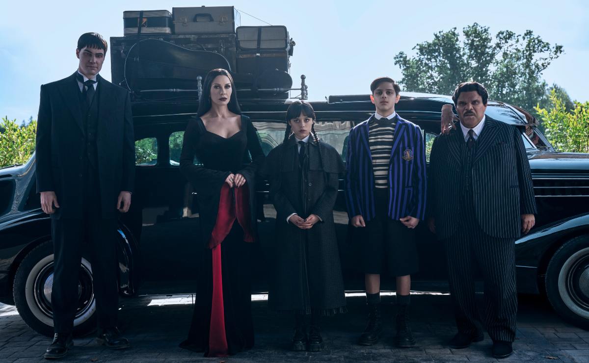 Frame de la segunda temporada de Merlina.
