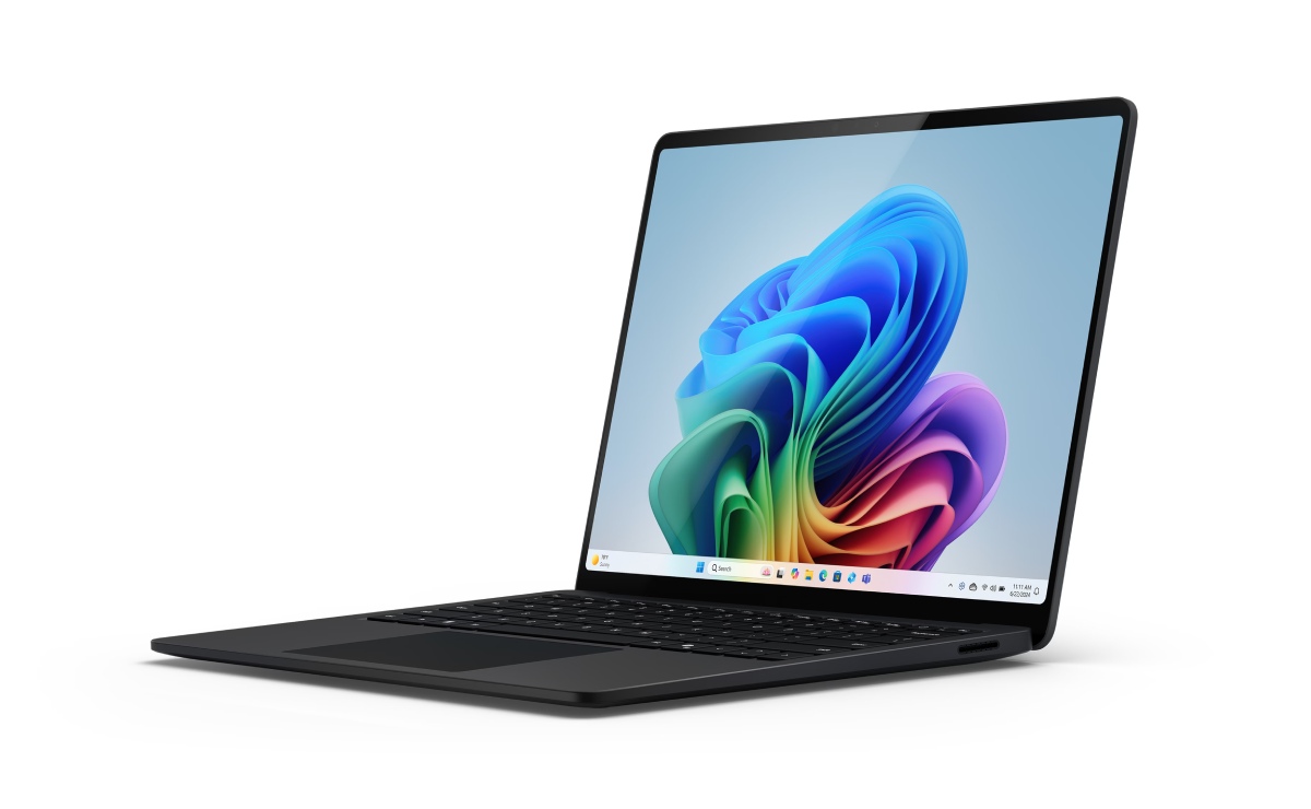 Surface Laptop de 7.ª generacion sobre un fondo blanco. 