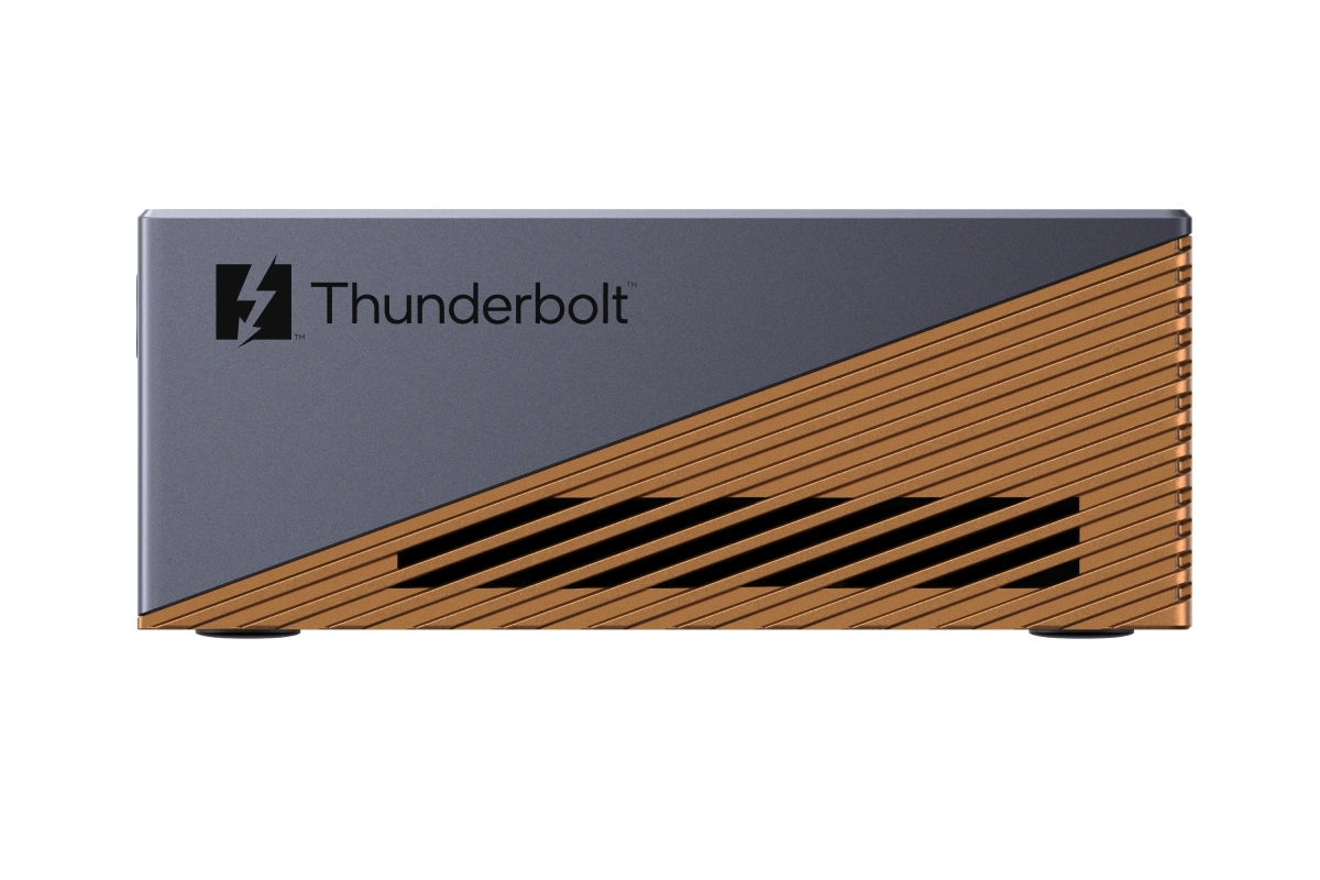 UGREEN Maxidok 17 en 1 sobre un fondo blanco.